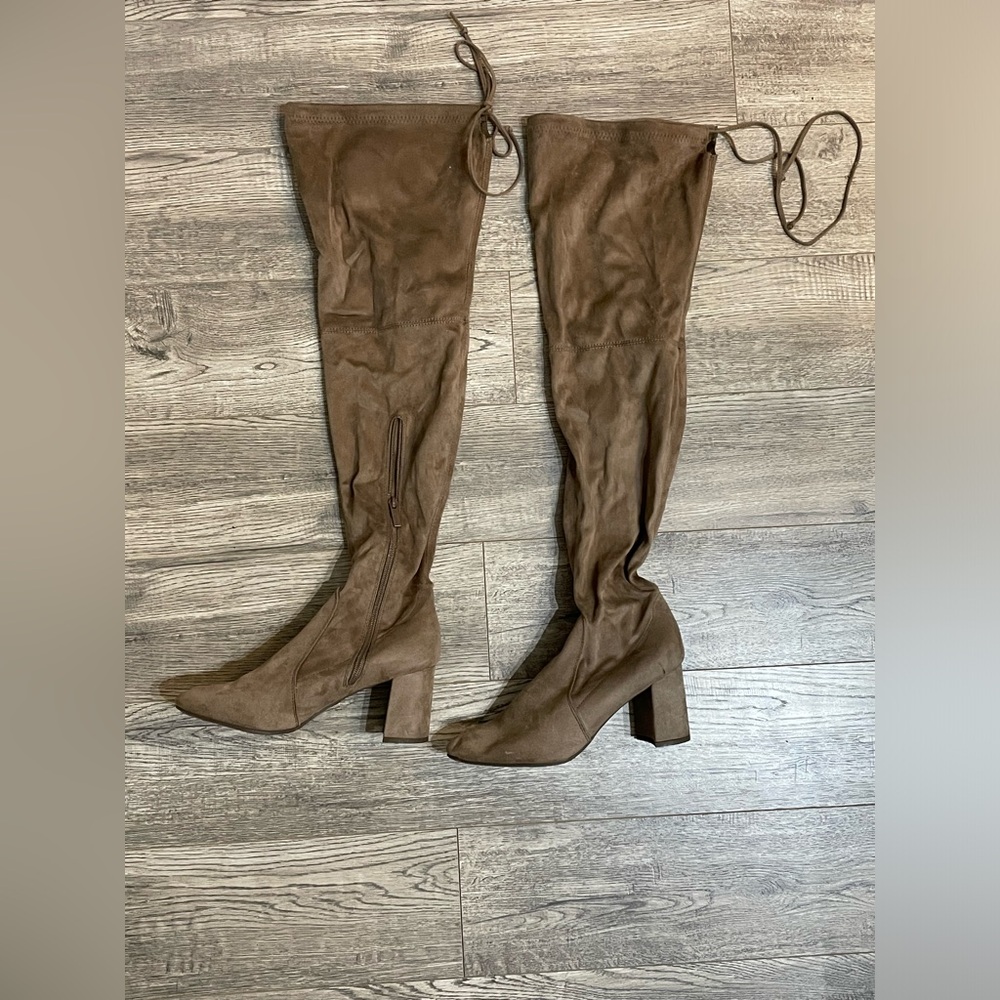 Tan Suede Knee High Block Heel Boots - size 8